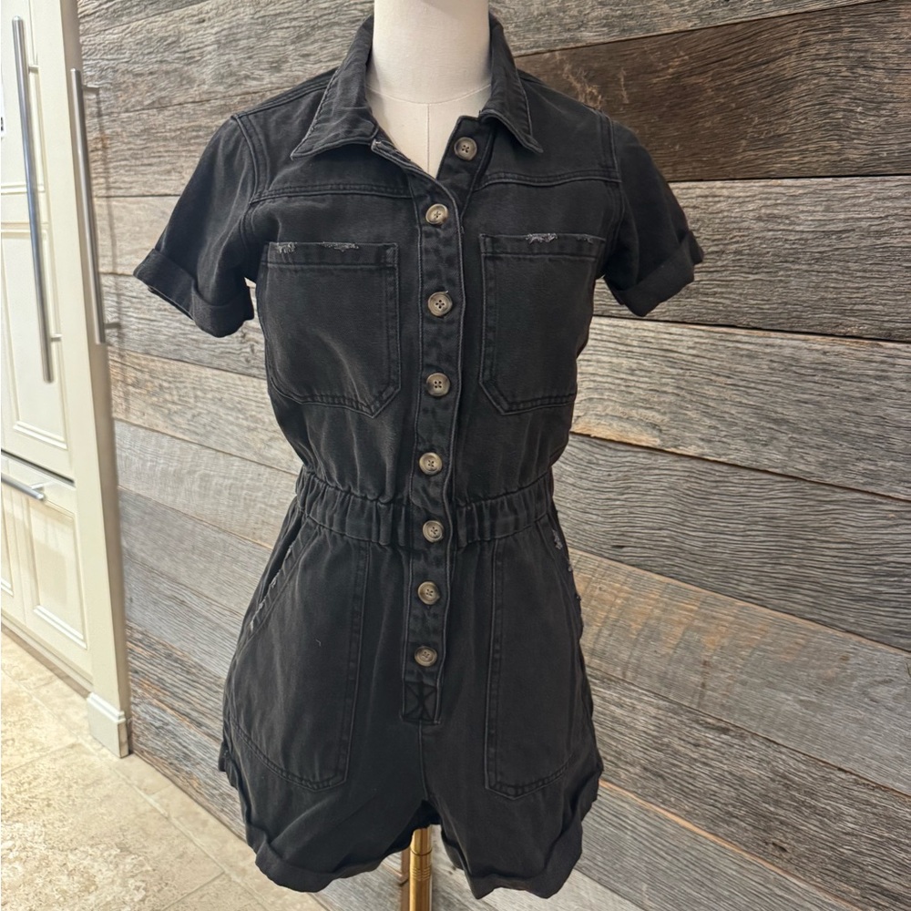 Show Me Your MuMu 
Black Denim 
Romper
Size: XS